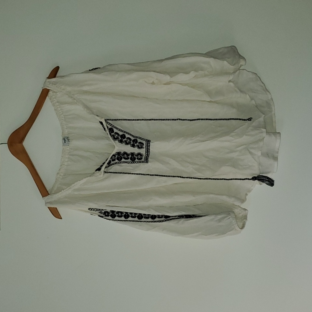 XL Kenise Shirt.